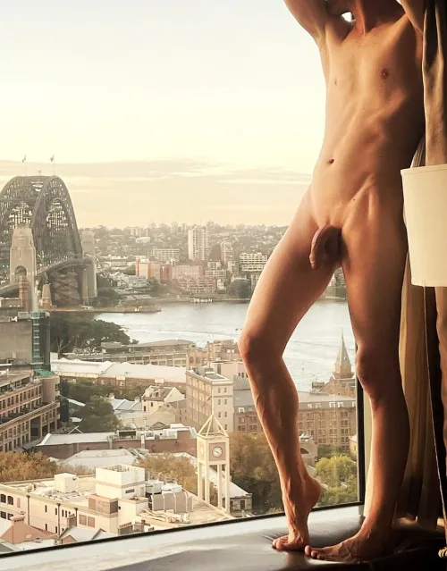 Thumbnail WanderingSamii’s Bold Move: Naked Above Sydney