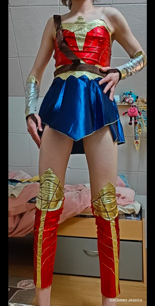 Thumbnail OkLettuce5213 Shines in Wonder Woman Cosplay