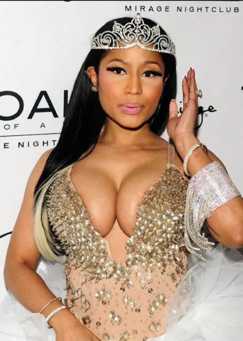 Thumbnail Level-Parsnip5942: A Closer Look at the Glamorous Nicki Minaj