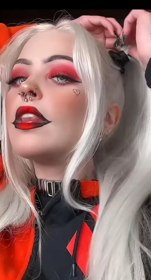 Thumbnail Harley Quinn Transformation by meganmeltdown: A Cosplay Spectacle