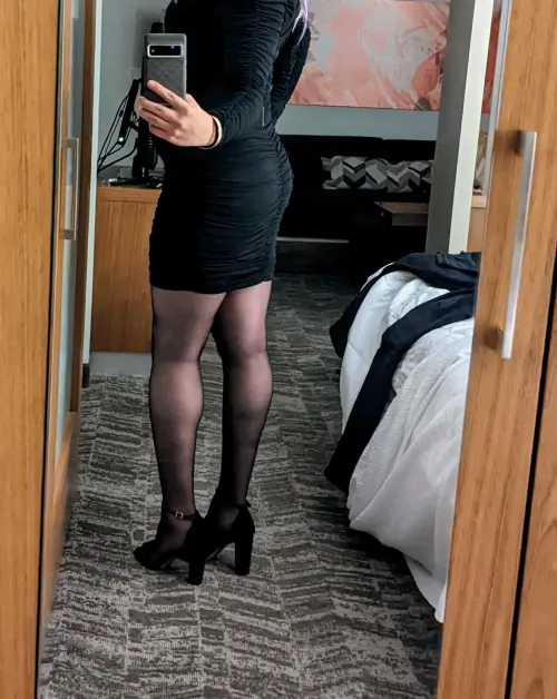 Thumbnail RuinGlum1 Mixes Workout and Night Out in a Pantyhose Ensemble