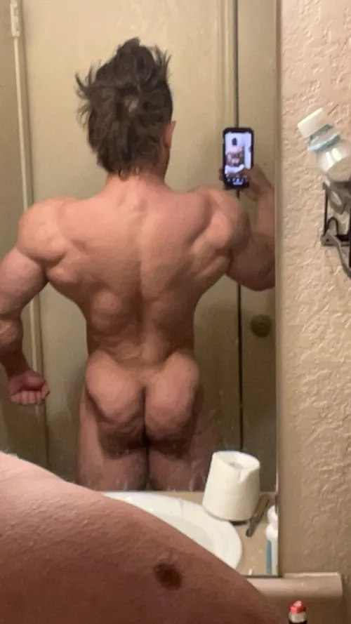 Thumbnail Extraaa Thiccc: Musclestud101 Embraces Manass