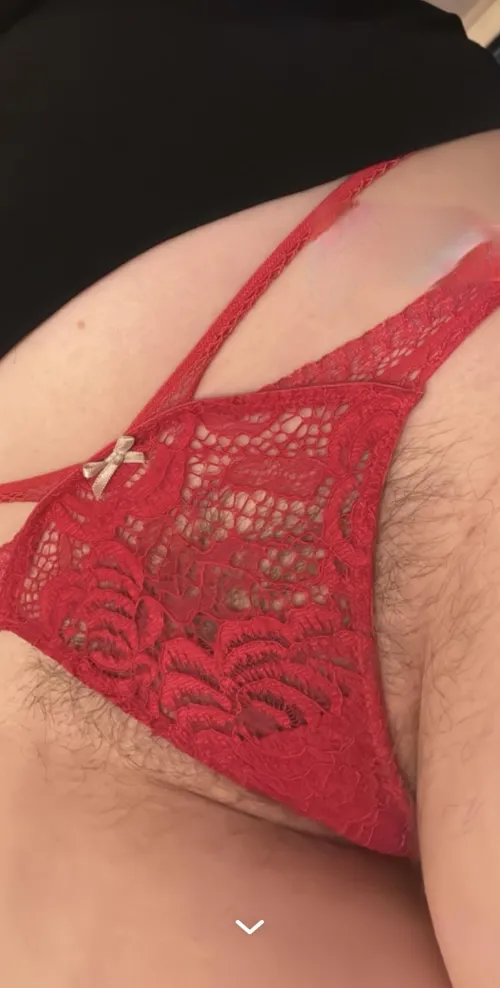 Thumbnail Tvaergaaende in a Pink Thong: HairyPussy Vibes