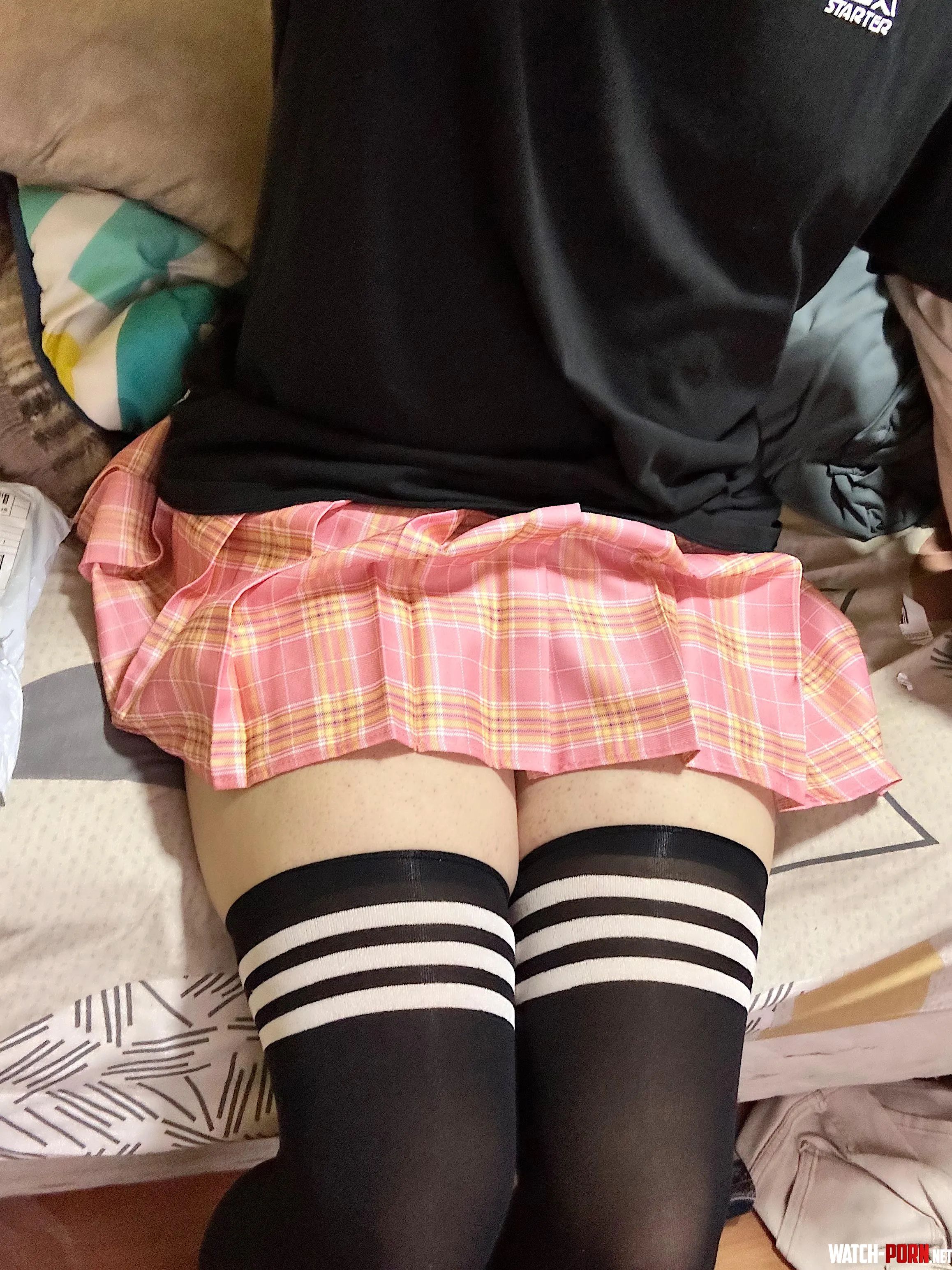 I got a new skirt and a pair of stockings by GeoMarc-_-