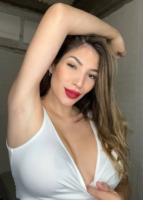 Thumbnail A Kiss for the Armpits: LouiseRamos' Unconventional Request