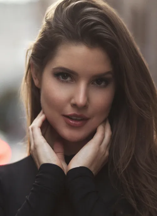 Thumbnail Rom003 Presents Amanda Cerny: Beauty Redefined