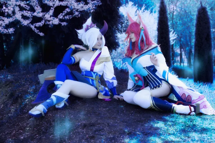 Thumbnail Wolfskayres Presents: Spirit Blossoms Unveiled in Ahri and Riven Cosplay