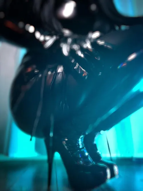 Thumbnail Tightly Wrapped Temptations: Ohlivvynoir's Allure | ShinyPorn