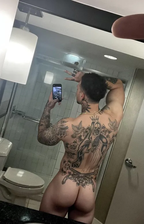 Thumbnail Front or Back? Hot Guys with Tattoos Decide