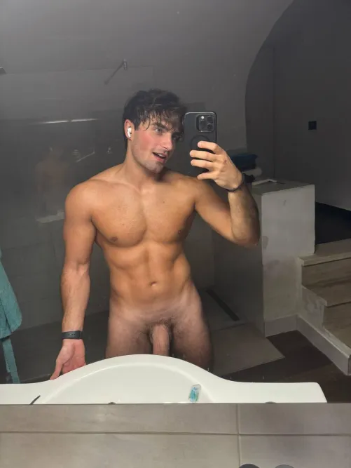 Thumbnail mariomedici's Tempting Invite: Explore My Cumvid | GaybrosGoneWild