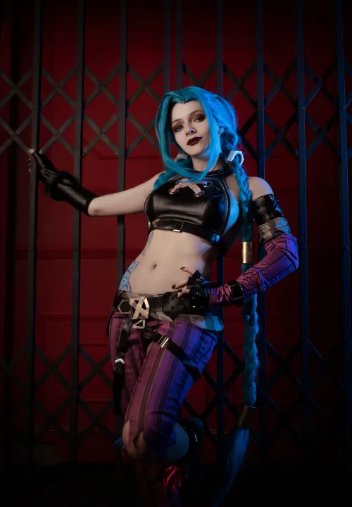 Thumbnail Jinx Cosplay Magic: Irrina_Sabetskaya's Spellbinding Creation