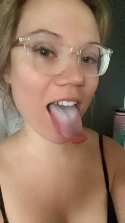 Thumbnail jennyahegaoblonde's Tongue on Duty: RealAhegao Specialist