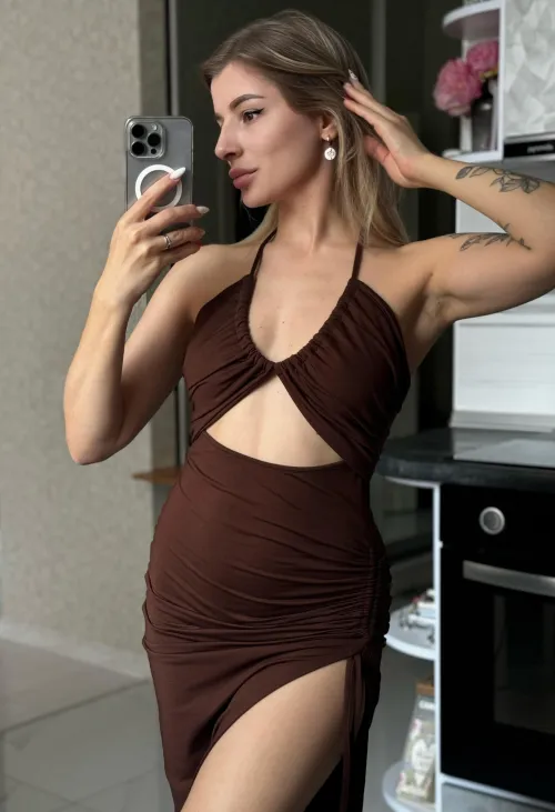 Thumbnail Tight Dress Temptation: Revealing a Lil Body by Riasuaha