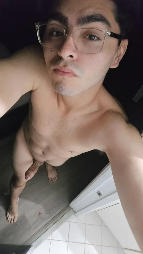 Thumbnail love_xposure Admits 'It's Small' in a Confident Post | twinks