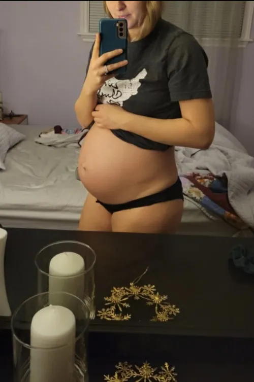 Thumbnail Mrandmrssmith24 Embraces Pregnancy: A Petite Reflection