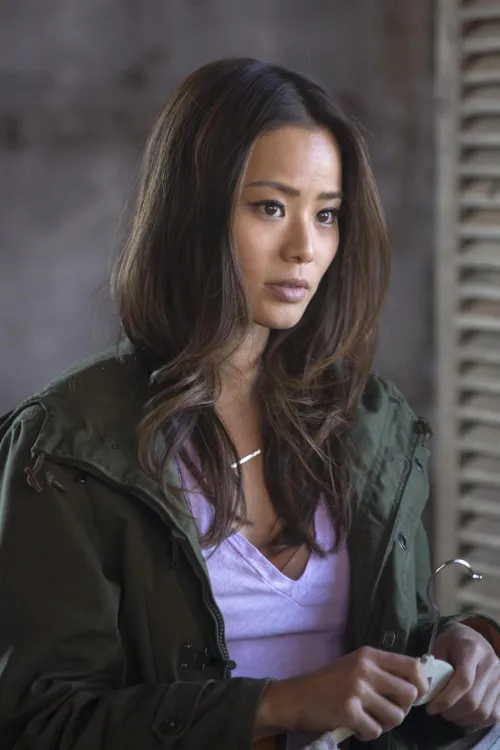 Thumbnail Jamie Chung: Exploring the Beauty of oblique_shockwave's Perspective