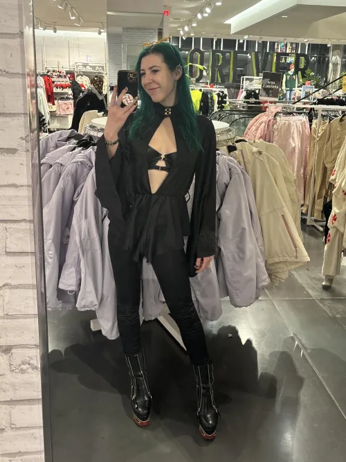 Thumbnail Embrace Satin and Leather with sirenskiss3 | MirrorSelfie