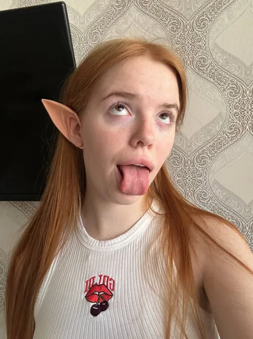 Thumbnail Redheads in Ahegao Theme: EmiliaRedPrincess' Exploration in RealAhegao