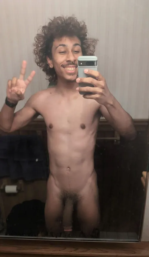 Thumbnail liskyntwink Shines as a Skinny Guy Star in the gayporn Realm