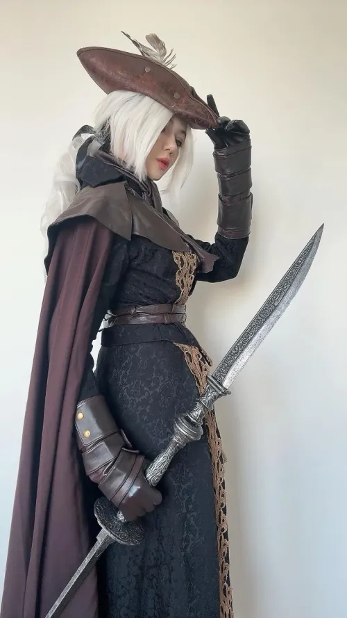 Thumbnail Lady Maria Cosplay: Alina Becker's Stunning Transformation