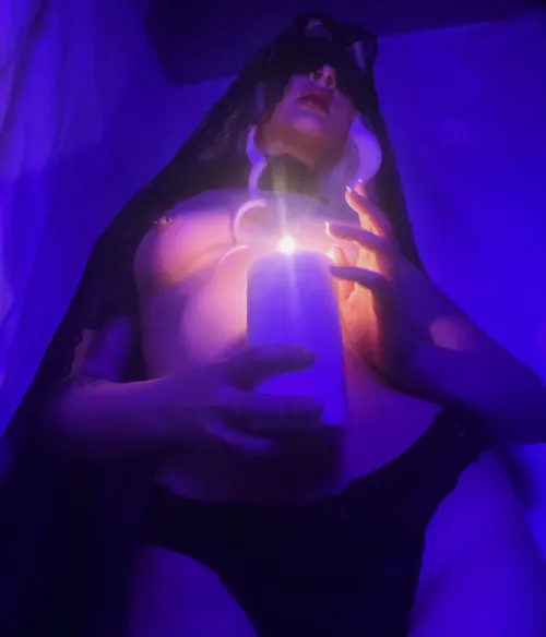 Thumbnail Delve into the Sensual World of Gothsluts with _-sucubix-_