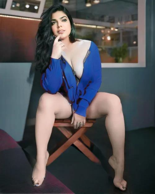 Thumbnail ChicArtZest Paints a Blue Picture Before Monday Blues in 2busty2hide