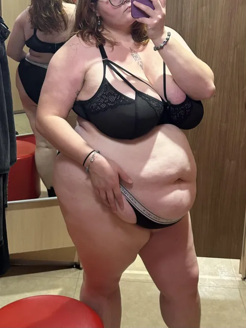 Thumbnail Sensual Encounters: Intimate Moments in the Dressing Room | SSBBW