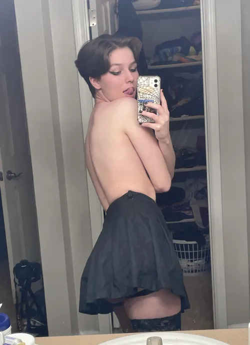 Thumbnail Skirt Enchantment: ComfyGrimRose's Stylish Mirror Selfie