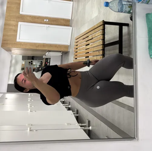 Thumbnail Gym Crush Fantasies: Connect with quadsqueen