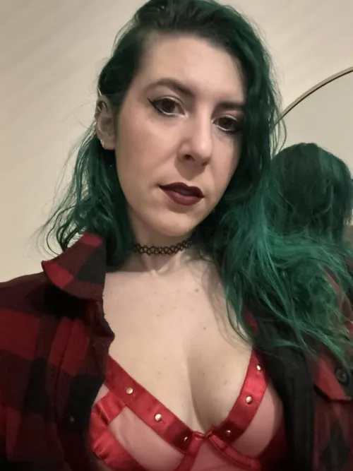 Thumbnail Red Mesh Cleavage to Admire - Cleavage Showcase