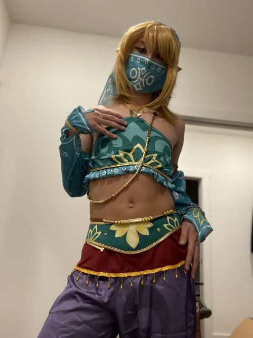 Thumbnail Immerse Yourself in Gerudo Link Cosplay by Financial-Raise1627