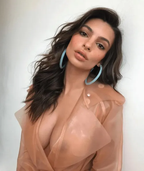 Thumbnail Celeb Spotlight: Emily Ratajkowski's Captivating Assets - ANewError2024