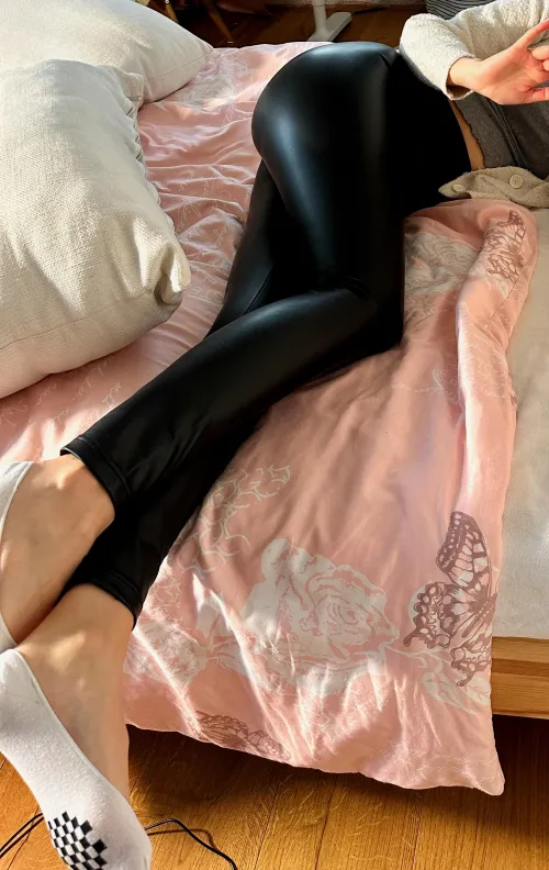 Thumbnail Laying Comfortably in Leather Leggings with juliajames_jj in LadiesInLeather