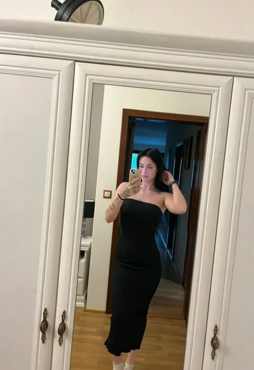 Thumbnail Looking Hot in My Dress - LourdesAlaska