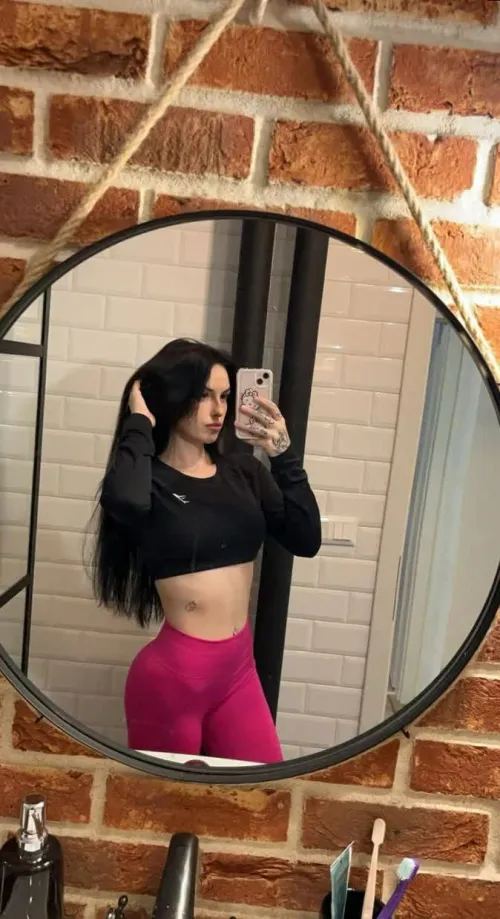 Thumbnail Cute Gym Outfit Alert - LourdesAlaska