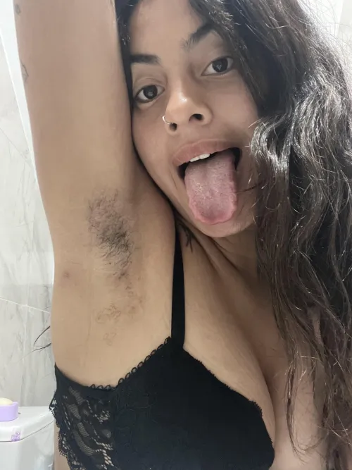 Thumbnail Armpitfetish: Deciding Between Sweating or Licking - Florcitamoro's Perspective