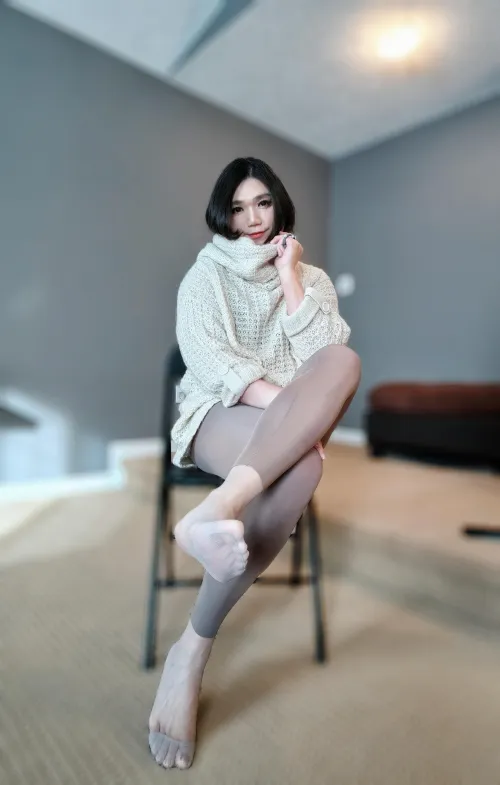 Thumbnail Cozy Vibes: kellyzoo's Indoor femboy Style Inspiration