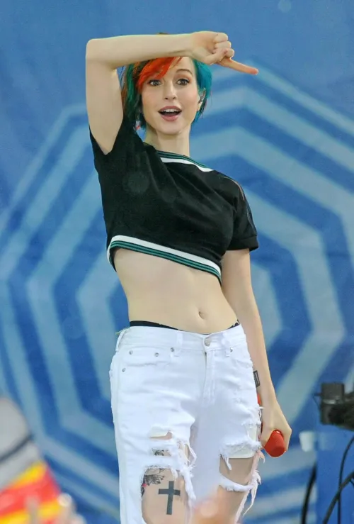 Thumbnail Celebrity Spotlight: Hayley Williams Unveiled by Zealousideal_half87