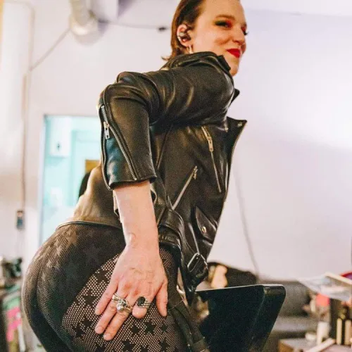 Thumbnail Lzzy Hale Bares All by roofus8658 | CelebrityButts