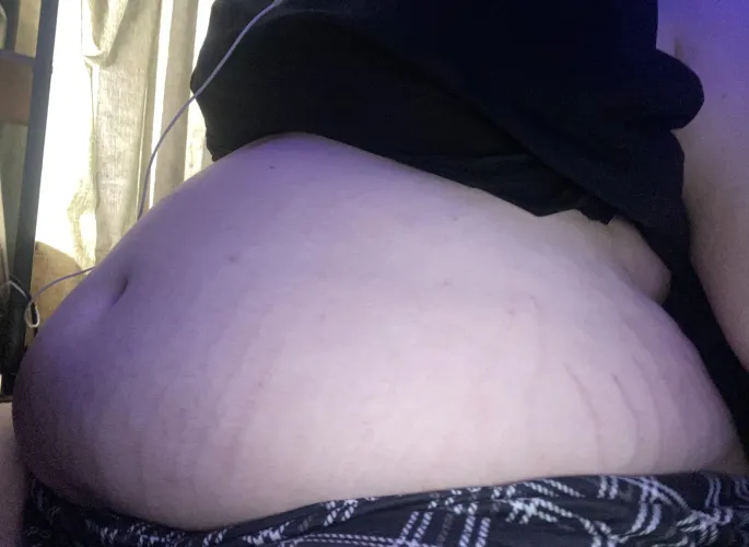 Thumbnail Why My Stretch Marks Fading Made Me Want Them Back by fatWG