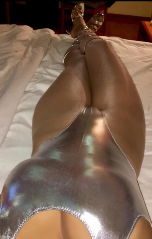 Thumbnail Shiny Pantyhose Appeal: footyfeetishy's Fascination Revealed