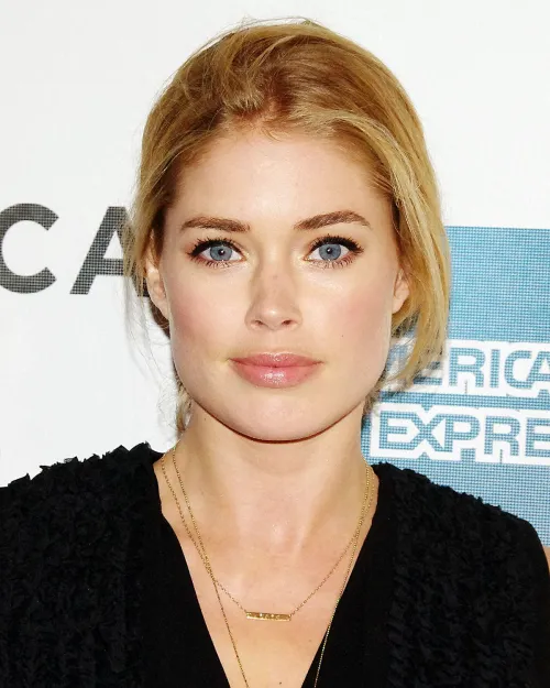 Thumbnail Discover the Beauty of Doutzen Kroes | PrettyGirls Personified