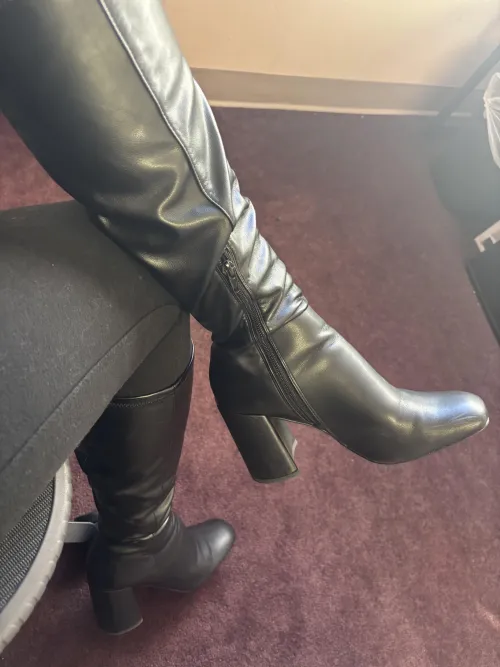 Thumbnail badasswitch123 Shows Off Leather Boots Style in LadiesInLeather