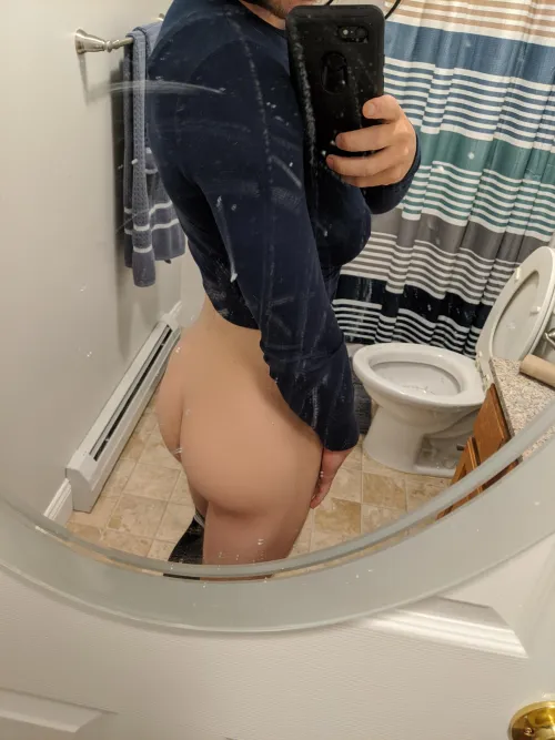 Thumbnail Appreciating Bubbly Butts in the Twink Community by Miserable_Drama3833