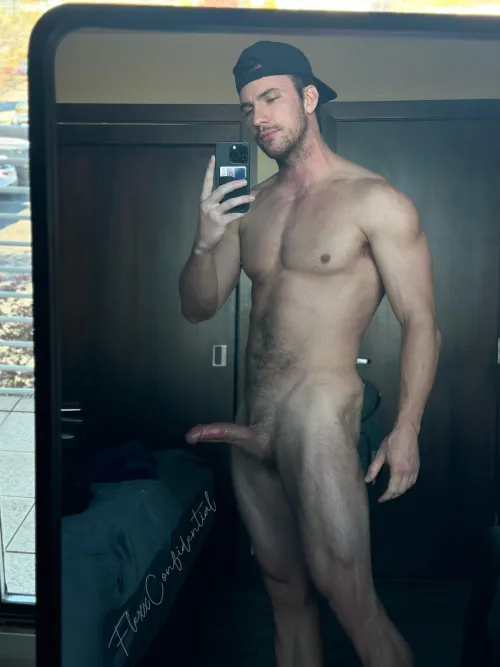 Thumbnail Mirror Pics Delight: ConfidentialPhysique's Captivating Collection