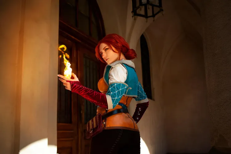 Thumbnail CarryKey Brings Triss to Life in Stunning Cosplay