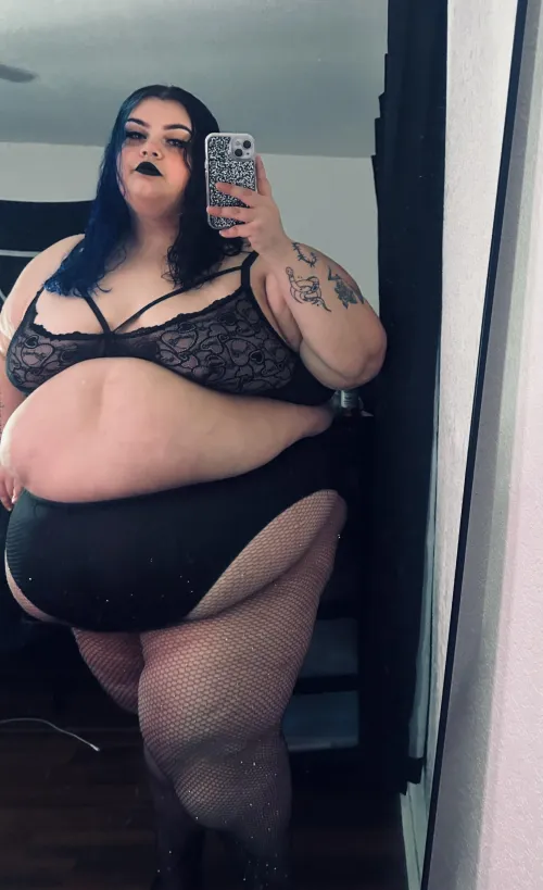 Thumbnail Big-Arm4810 Explores Fat Women in Fishnets: Do You Agree? | ssbbw