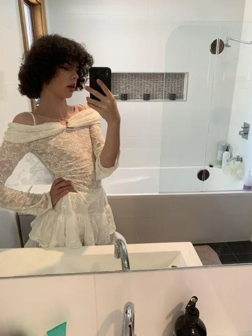 Thumbnail Exploring the All White Look: A Guide for Femboys