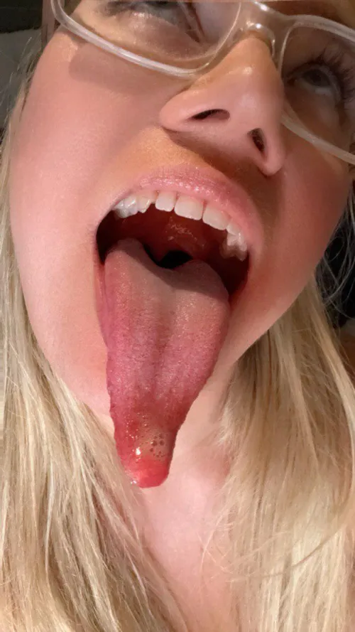 Thumbnail Exploring Ahegao: jennyahegaoblonde's Provocative Inquiry