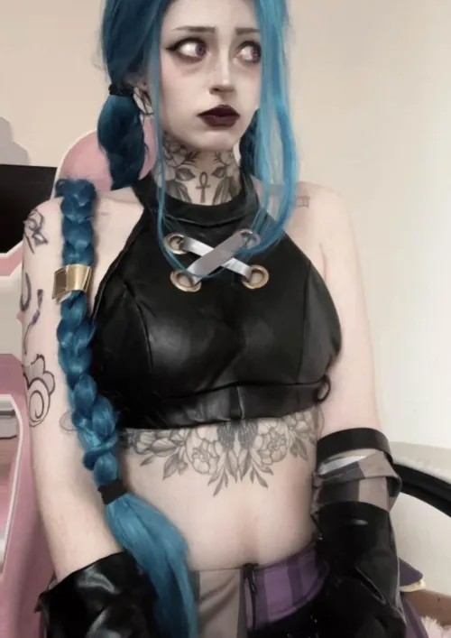 Thumbnail Jinx from Arcane: Embodying the Character - A Cosplaygirls Display by MiaxNolan